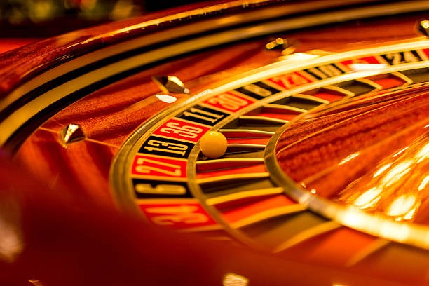 hercules 898 Monopoly Live wheel spin on mobile screen